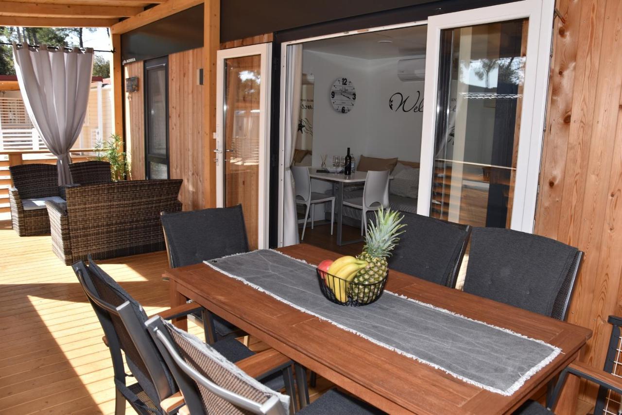 Mobile Home Starfish IV Camp Biograd Biograd Na Moru Exterior photo